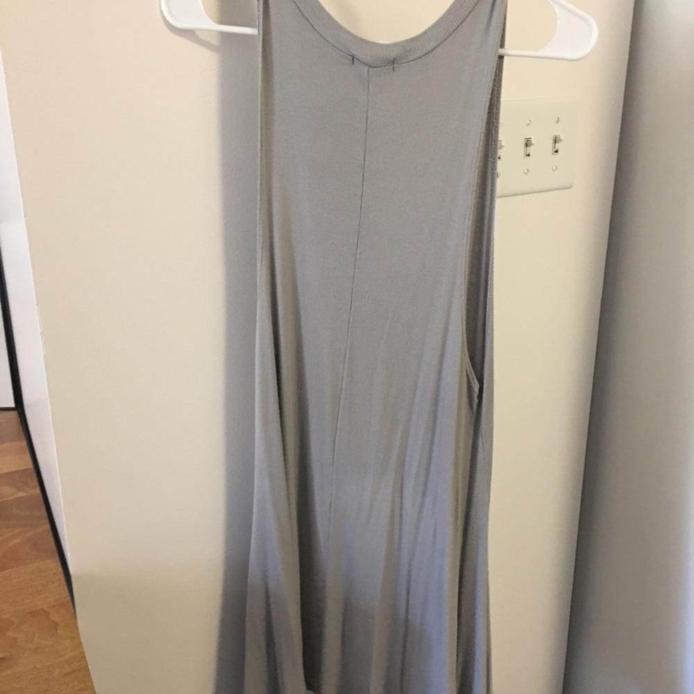 High-Low Tank Top - Picture 3 of 3